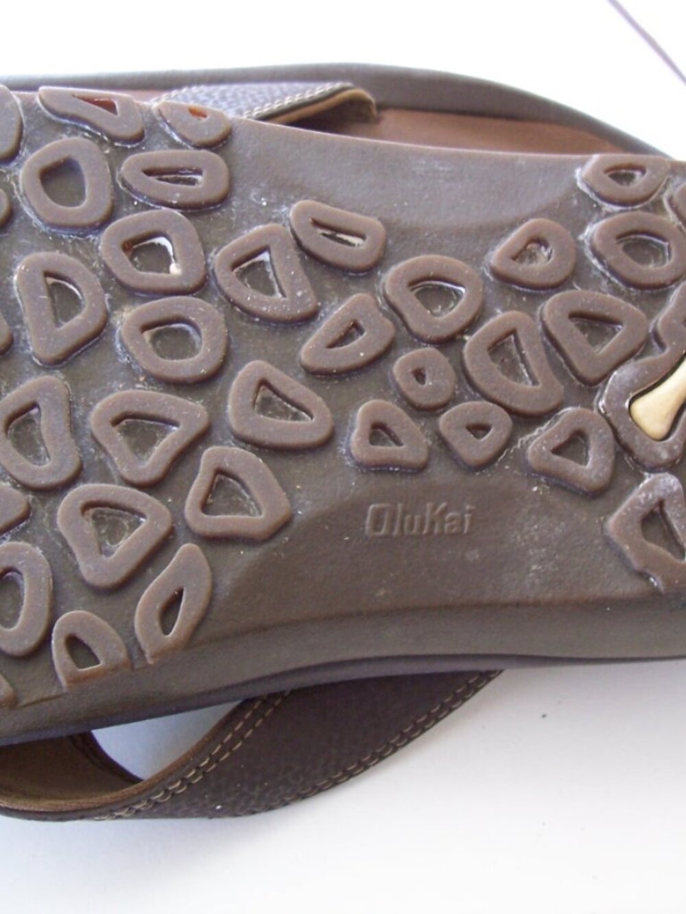 Olukai Flip-Flops Size 10 Brown with Brown Leather Footbed - Picture 3 of 4